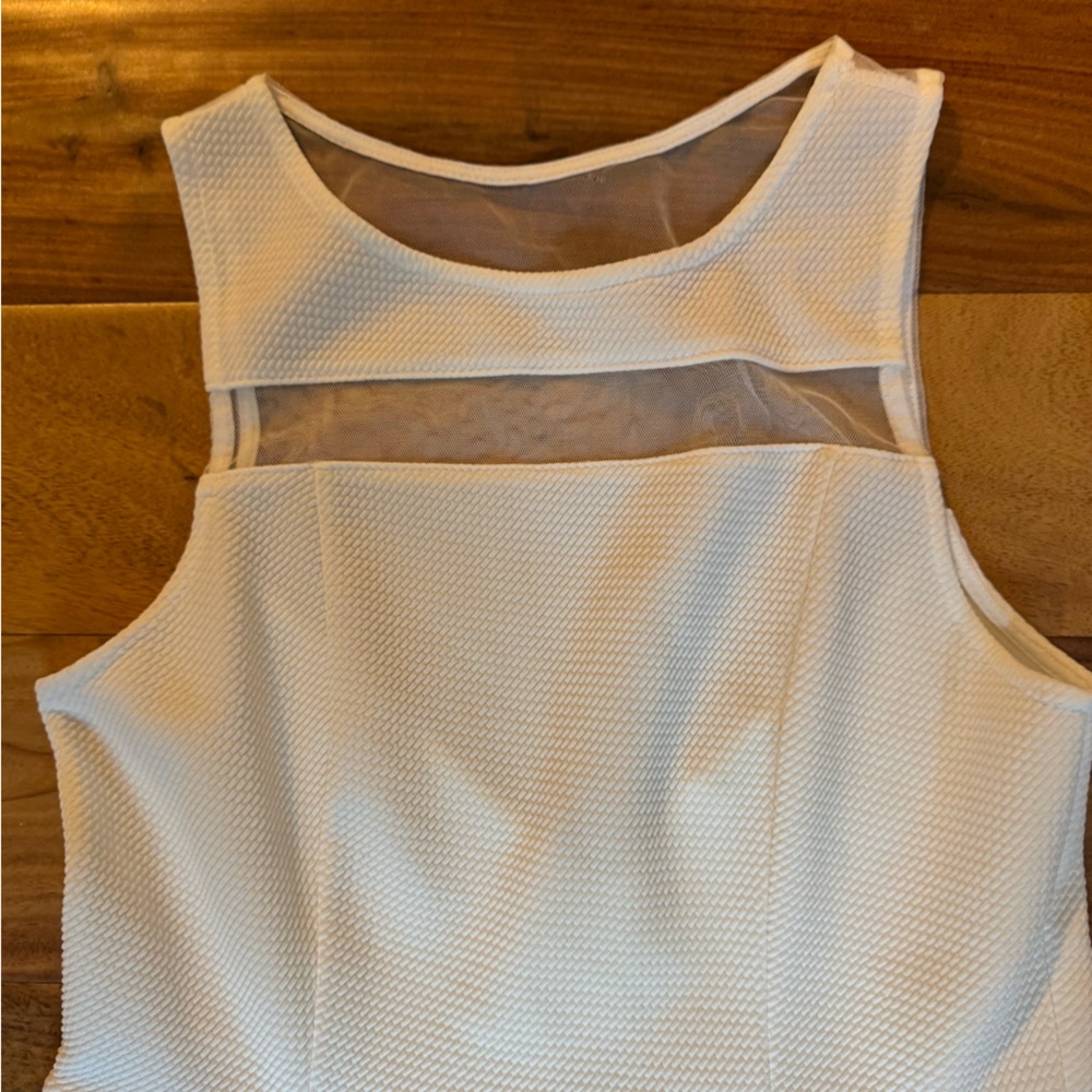 Tommy Hilfiger White Sleeveless Mini Dress Womens Size 12/14 EUC - Picture 16 of 16